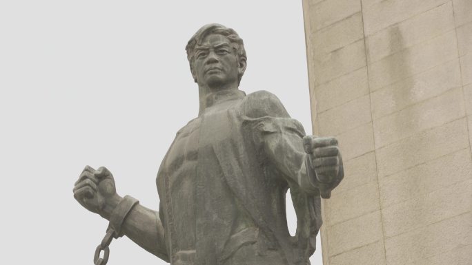南京雨花台烈士纪念碑青铜塑像