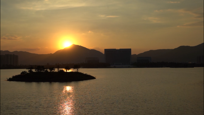 日落肇庆砚样湖日落夕阳空中走廊散步