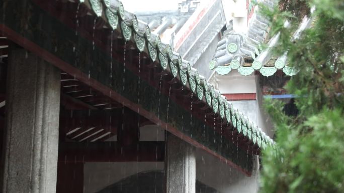 古建筑屋檐下雨春雷音效