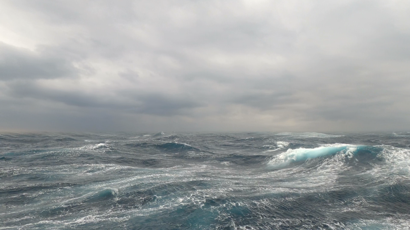 【4K】大海海浪乌云翻滚