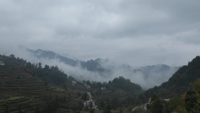 大山延时云雾缭绕大气震撼风景