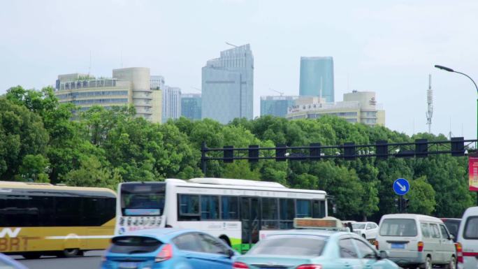 城市生活快节奏交通车流人流高峰期