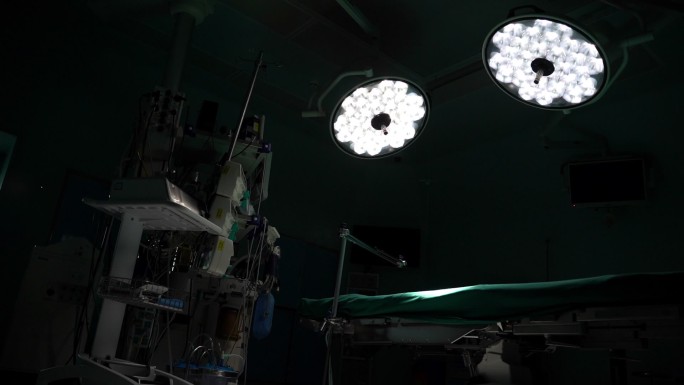 医院手术室亮灯空镜