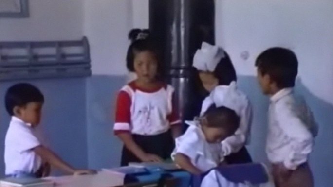 俄罗斯土库曼斯坦中亚地区小学生