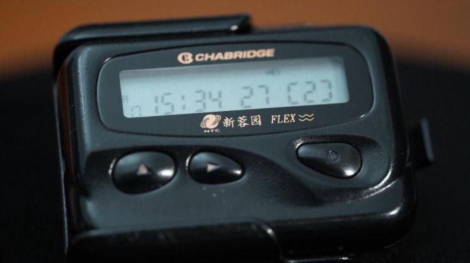 4K古董通讯工具BP机传呼机唯美空镜