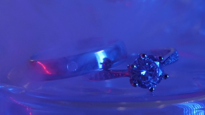 婚礼戒指实拍蓝色对戒婚礼片头素材蓝色妖姬