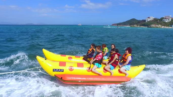 大海海南蜈支洲岛旅游香蕉船