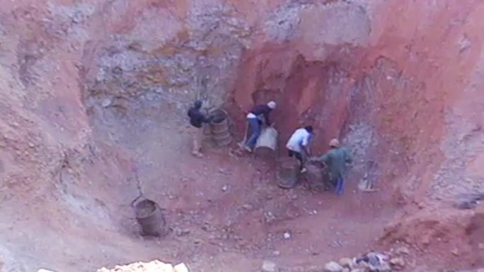90年代南非钻石勘探钻矿采矿