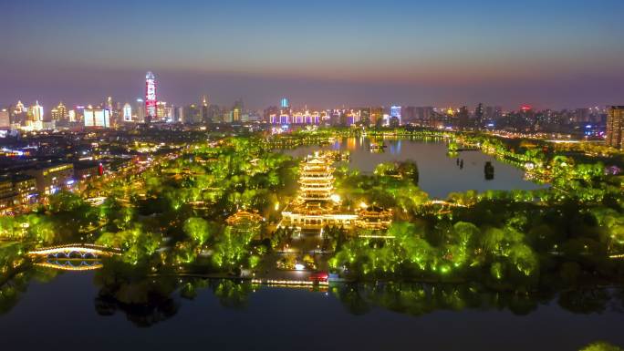 济南大明湖超然楼亮灯夜景航拍