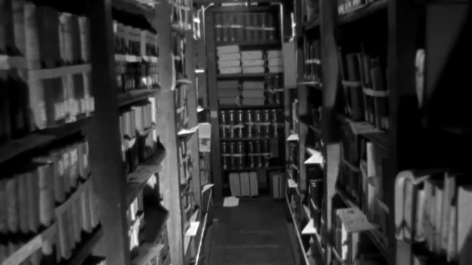 图书馆阅览室保管存放堆放书籍