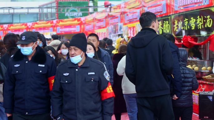 人群摩肩接踵，客人流量，人流量多