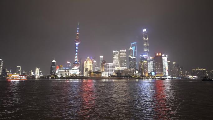 上海夜景上海陆家嘴夜景阴天小雨城市夜景