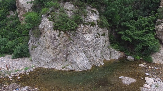 青山绿水农村山间小溪