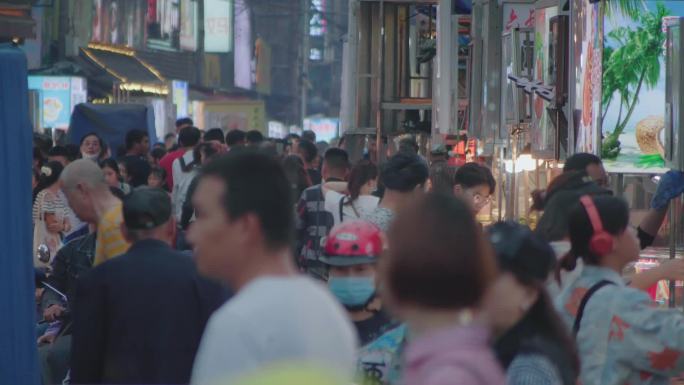 广西南宁市中山路夜市人流