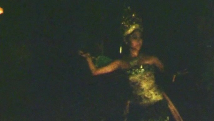 夜晚巴厘岛印度尼西亚少数民族传统