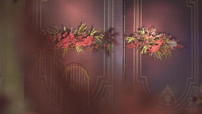 小预算喷绘灯婚礼布置