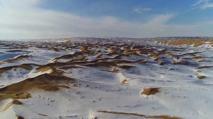 沙漠雪景航拍4k