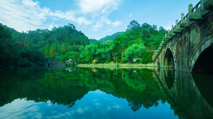 武当山逍遥谷湖水湖泊古桥拱桥风景延时摄影