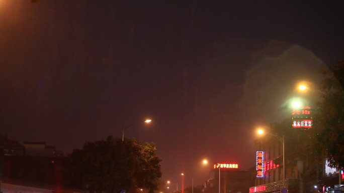 高清实拍北京前门大雨的夜雨夜