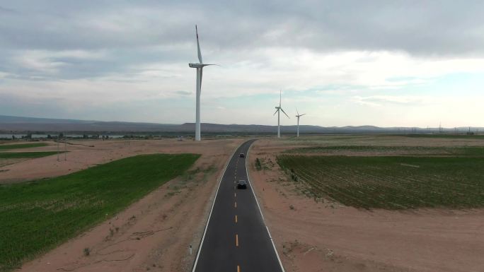 新疆路边风能发电4k航拍素材