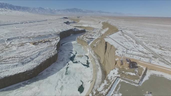 航拍冬雪嘉峪关，长城第一墩、大峡谷古兵营