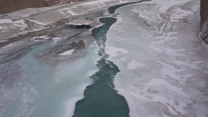 大风雪长城兵营、峡谷急流，肃杀古战场