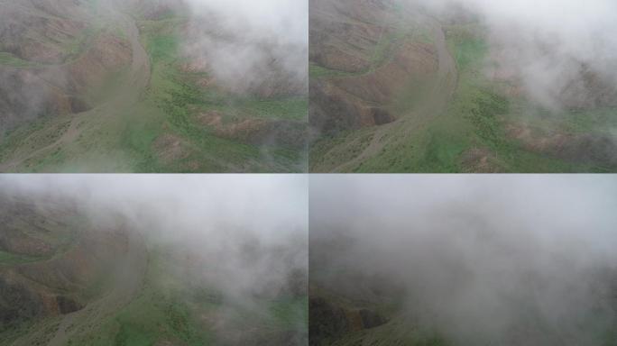 云蒸雾绕、烟雨蒙蒙祁连山(航拍)