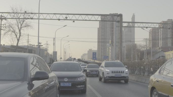 城市街道跟拍北京东二环车流