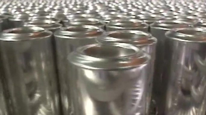 制造回收循环利用铝型材厂易拉罐