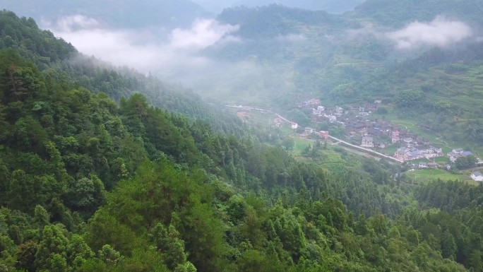 农村山野，云雾山头-大好江山真美