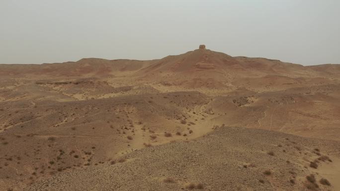 大漠戈壁山顶烽火台