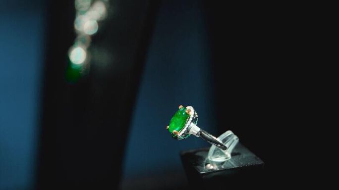 4K珠宝展祖母绿宝石展示唯美空镜