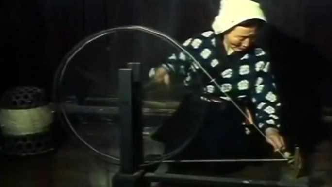 日本农村老式编织纺织纺线纺车织布机