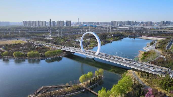 郑州蝶湖公园戒指桥4K航拍素材航拍