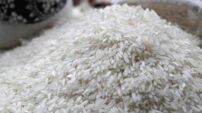 实拍优质大米米饭