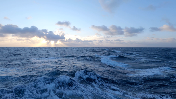 【4K】大海海浪蓝天白云