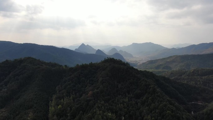 航拍深山逆光落日