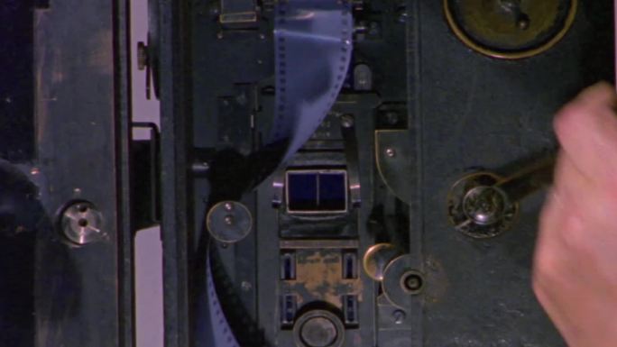 老式早期手摇8毫米16毫米胶片摄影机