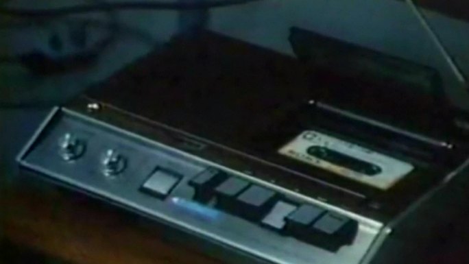 早期播放音频盒式磁带匣式卡式携带录音机