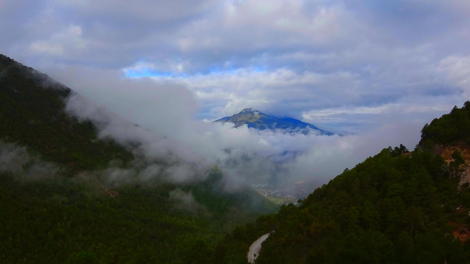 滇藏线香格里拉澜沧江红拉山