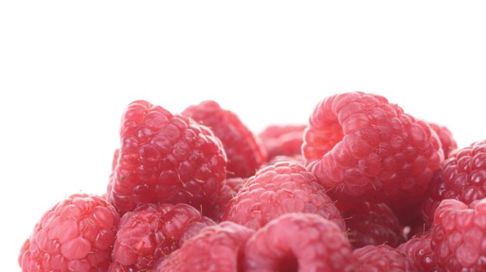 【正版素材】新鲜水果树莓白背景特写横溢