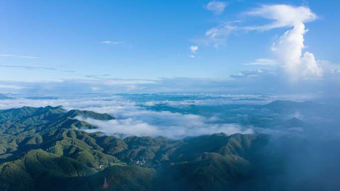 航拍高山云海