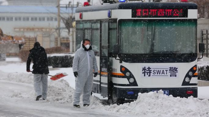 营口特警除雪