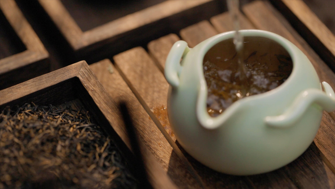 4K茶壶倒水红茶茶叶沏茶视频素材