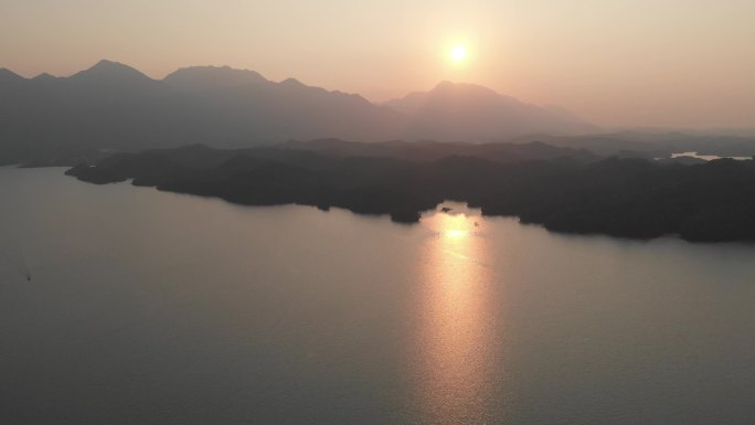 航拍庐山西海日落空境03