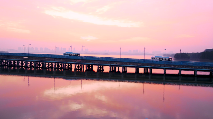 4k航拍太湖蠡湖湾湖面夕阳景观