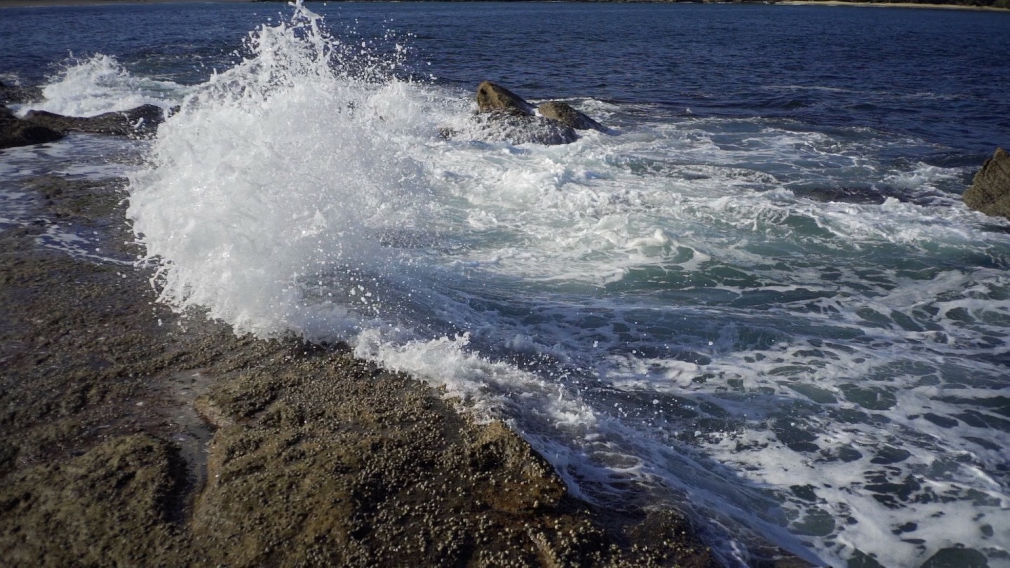 海边浪打礁石升格