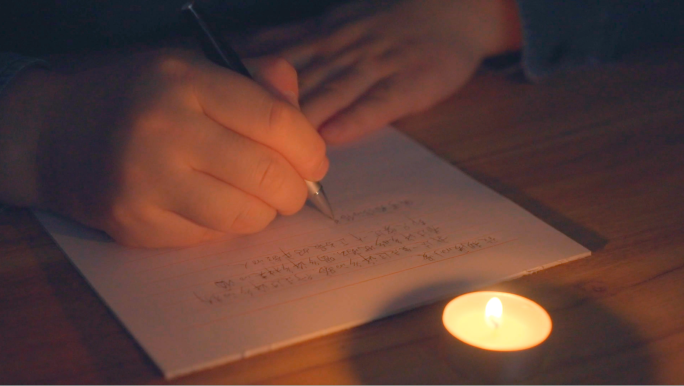 4K夜晚点蜡烛写信-烛光书信 回忆