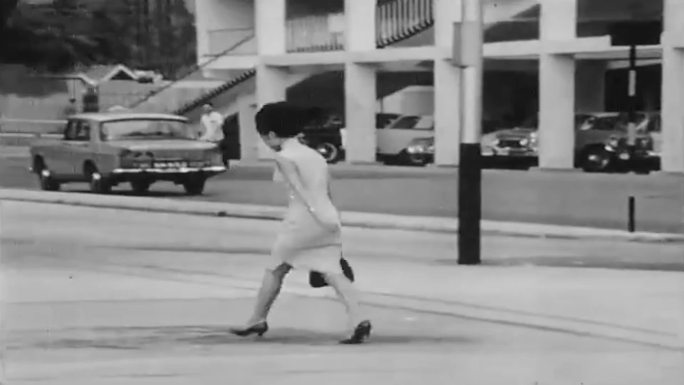 60年代时髦女性穿着打扮长裙