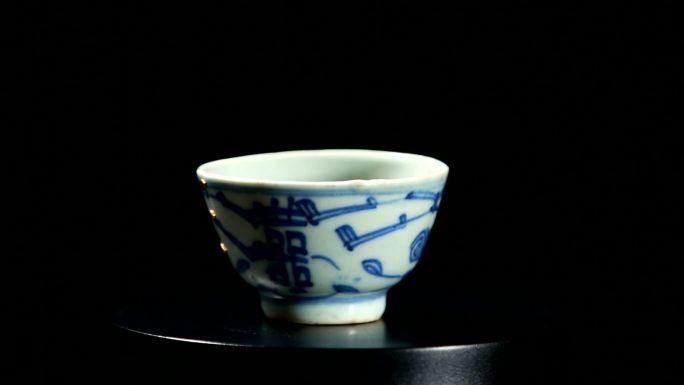 民间手工艺锔瓷锔茶杯古董文玩特写高清空镜